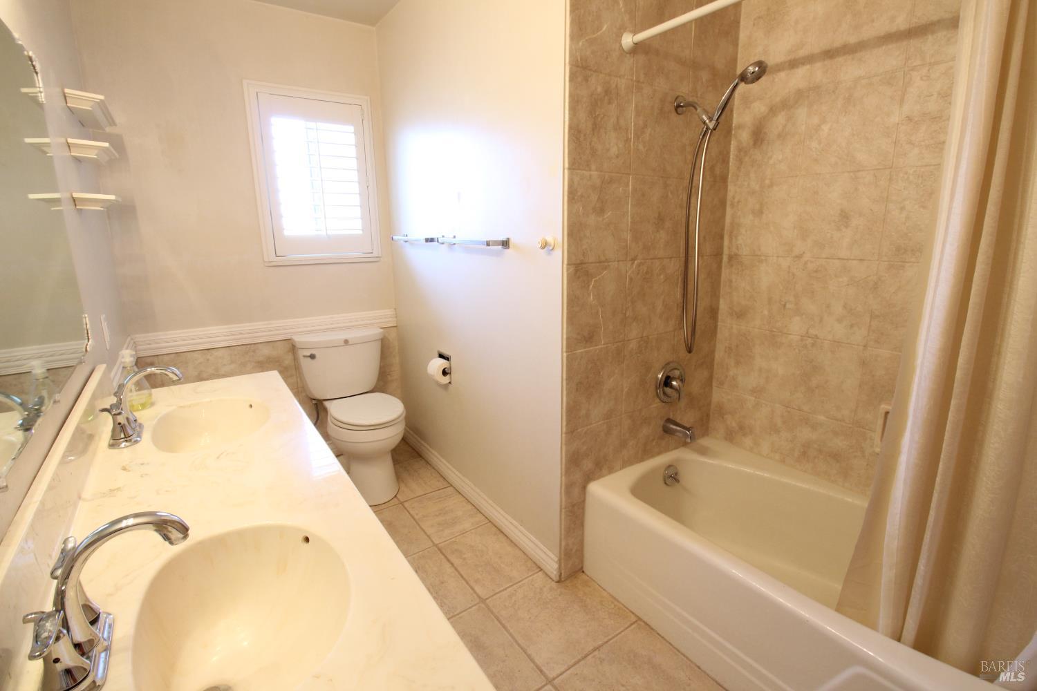 Detail Gallery Image 14 of 48 For 500 Logan St, Rio Vista,  CA 94571 - 3 Beds | 2/1 Baths