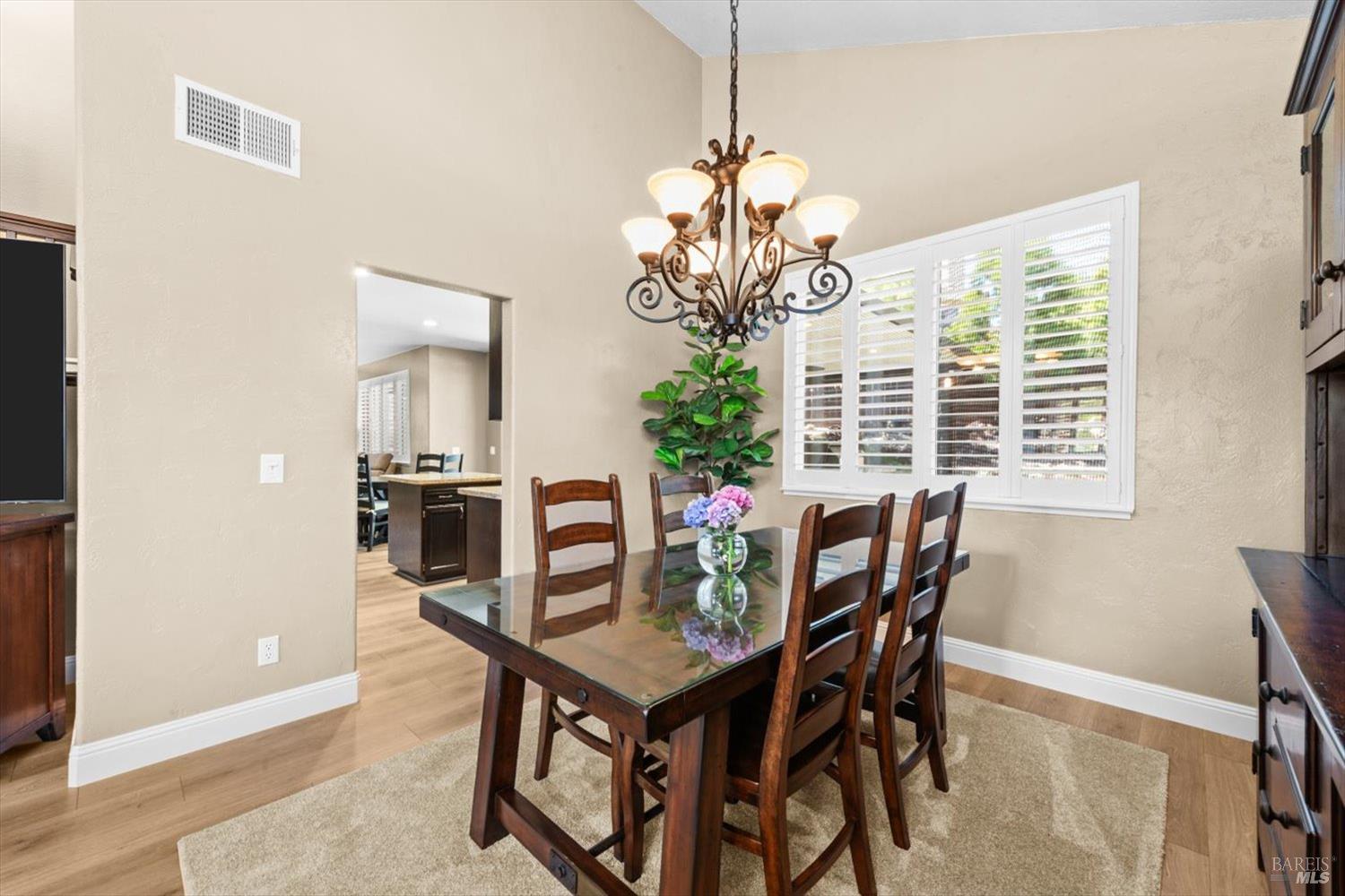 Detail Gallery Image 23 of 96 For 3305 Hillridge Ct, Fairfield,  CA 94534 - 4 Beds | 3 Baths