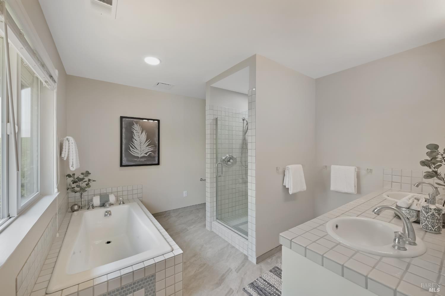 Detail Gallery Image 22 of 48 For 2547 Lewis Dr, Sebastopol,  CA 95472 - 3 Beds | 3 Baths