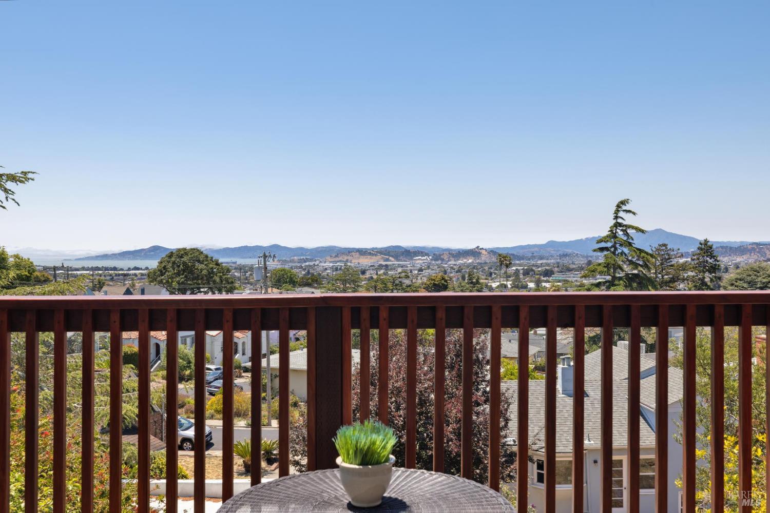 Detail Gallery Image 29 of 74 For 2437 Edwards Ave, El Cerrito,  CA 94530 - 6 Beds | 3/1 Baths