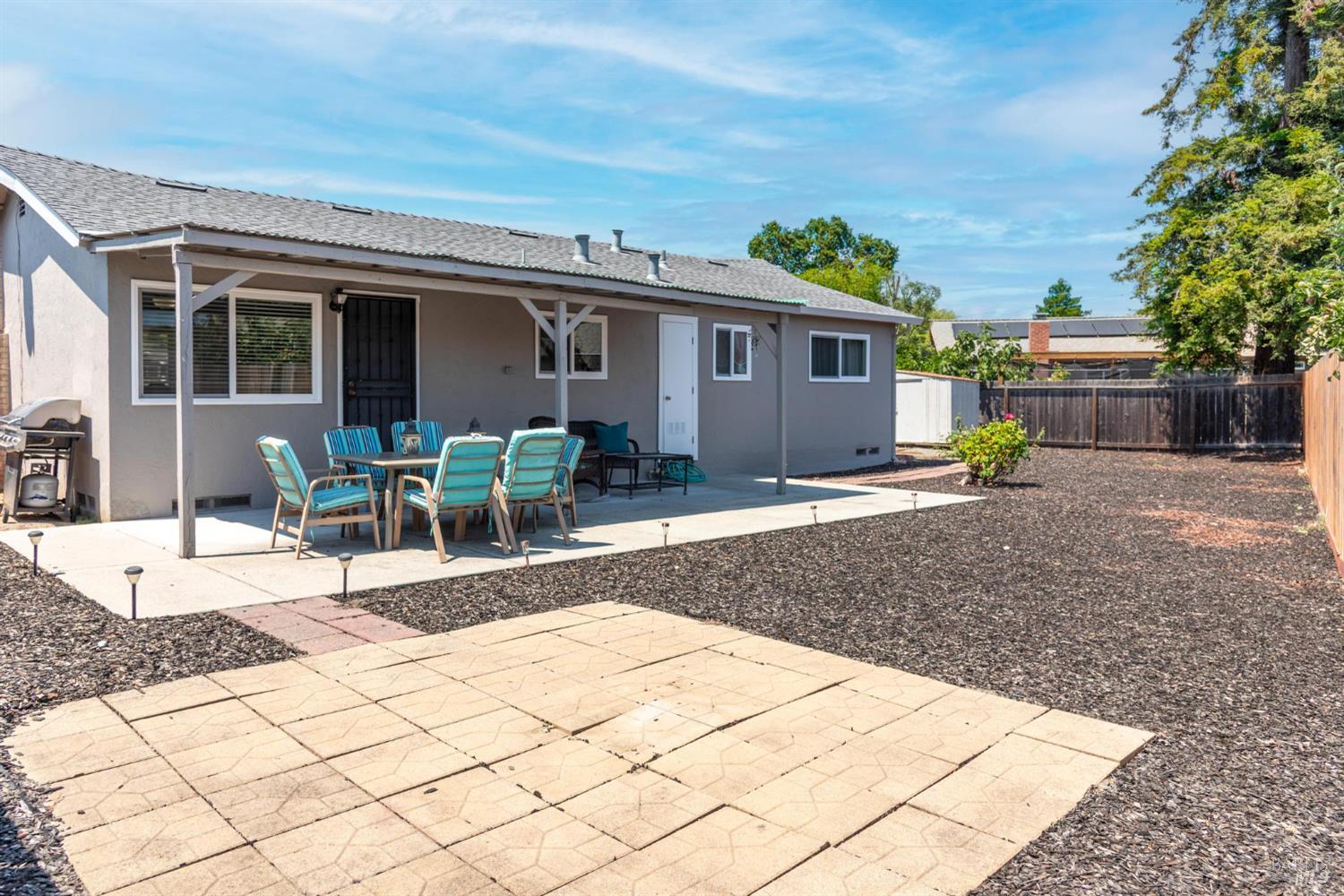 Detail Gallery Image 22 of 23 For 7 Pidgeon Ct, Petaluma,  CA 94952 - 3 Beds | 2 Baths