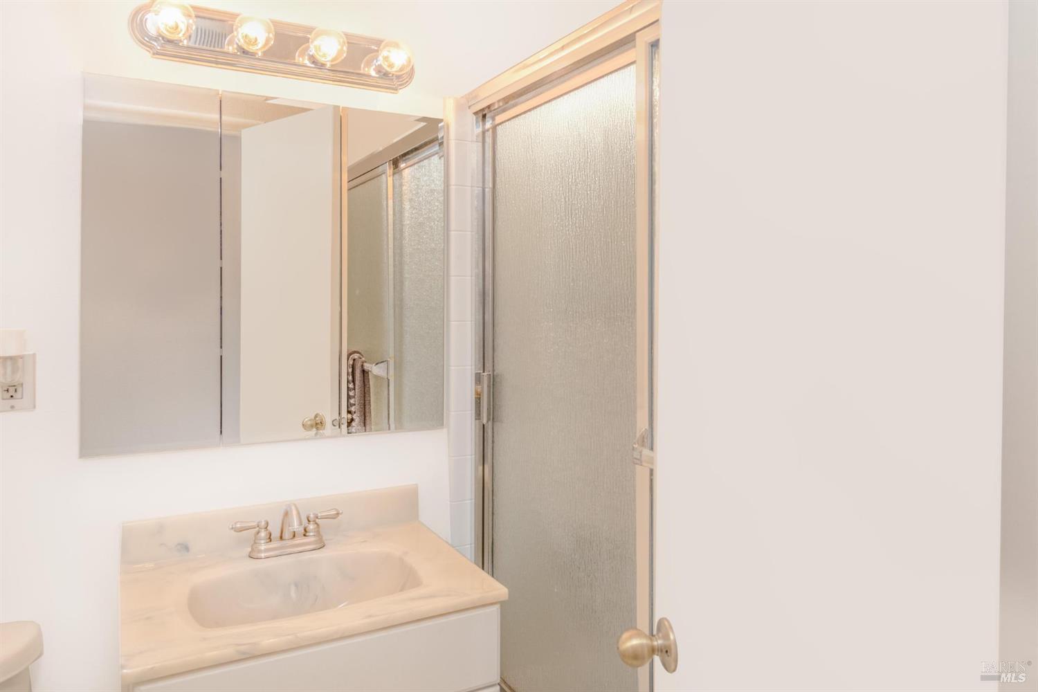 Detail Gallery Image 11 of 23 For 7 Pidgeon Ct, Petaluma,  CA 94952 - 3 Beds | 2 Baths