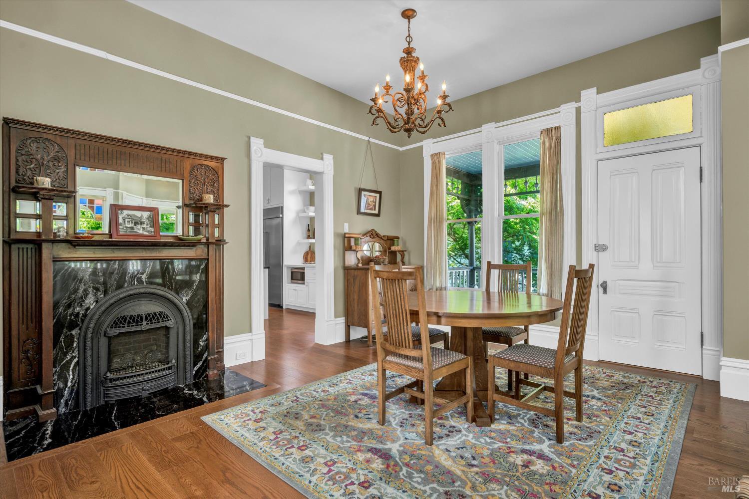 Detail Gallery Image 9 of 44 For 401 Matheson St, Healdsburg,  CA 95448 - 3 Beds | 2 Baths