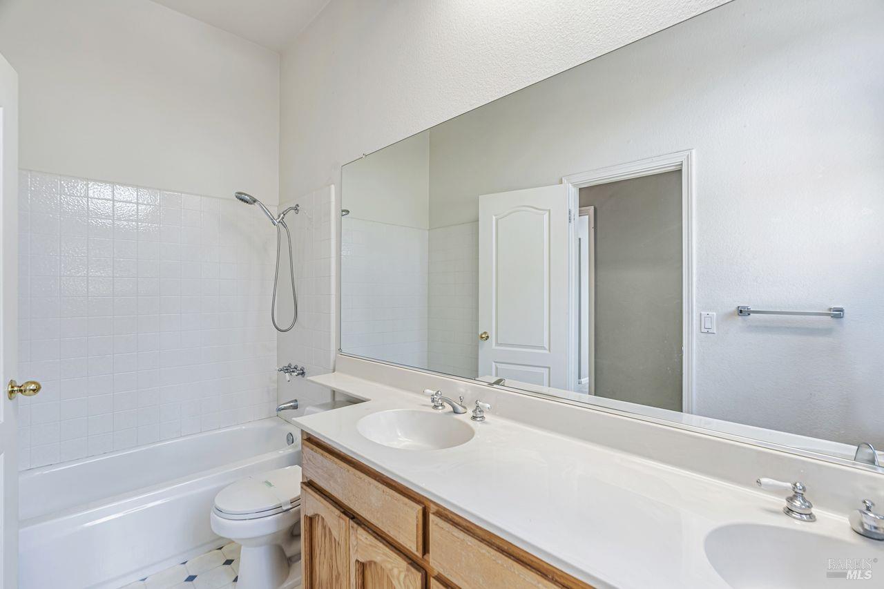 Detail Gallery Image 37 of 43 For 1705 Andover Way, Petaluma,  CA 94954 - 4 Beds | 2 Baths