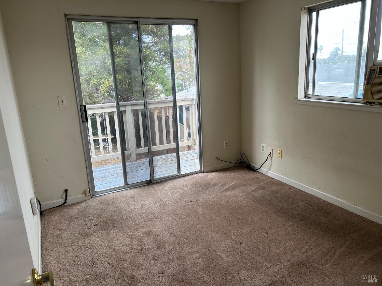 Detail Gallery Image 9 of 14 For 109 Phelan Ave, Vallejo,  CA 94590 - 2 Beds | 1 Baths