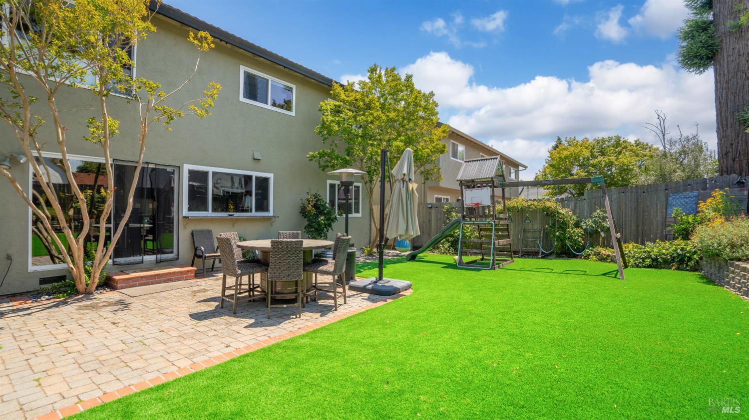 Detail Gallery Image 30 of 61 For 1711 Capistrano Dr, Petaluma,  CA 94954 - 6 Beds | 2/1 Baths