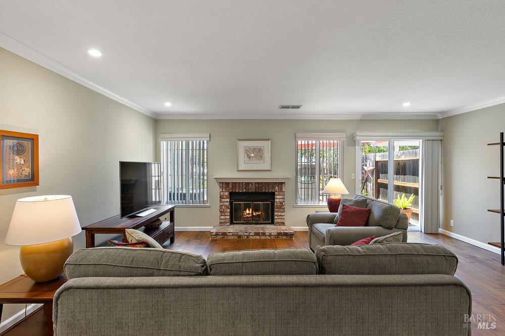 Detail Gallery Image 10 of 33 For 1774 Devonshire Dr, Benicia,  CA 94510 - 3 Beds | 2/1 Baths