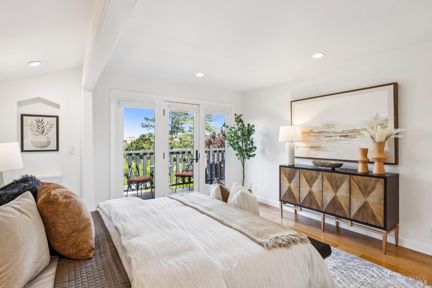 Detail Gallery Image 23 of 50 For 126 Ridge Rd, Fairfax,  CA 94930 - 3 Beds | 2 Baths