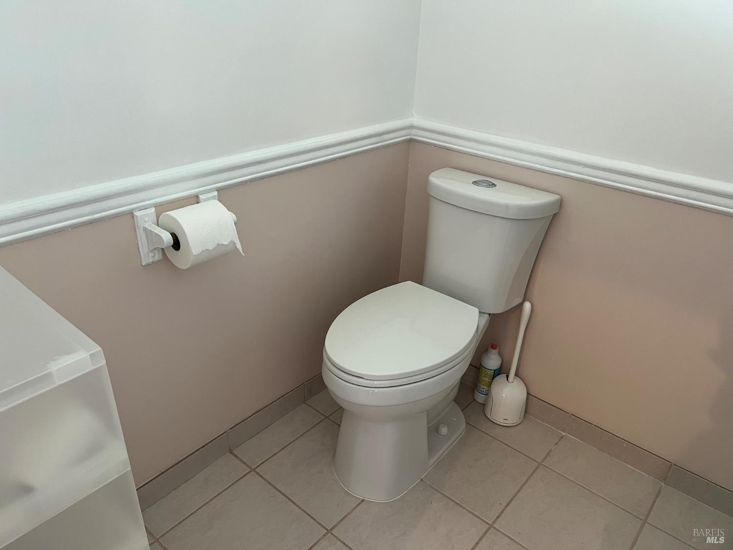 Detail Gallery Image 13 of 17 For 660 Berkshire Dr, Dixon,  CA 95620 - 4 Beds | 2/1 Baths