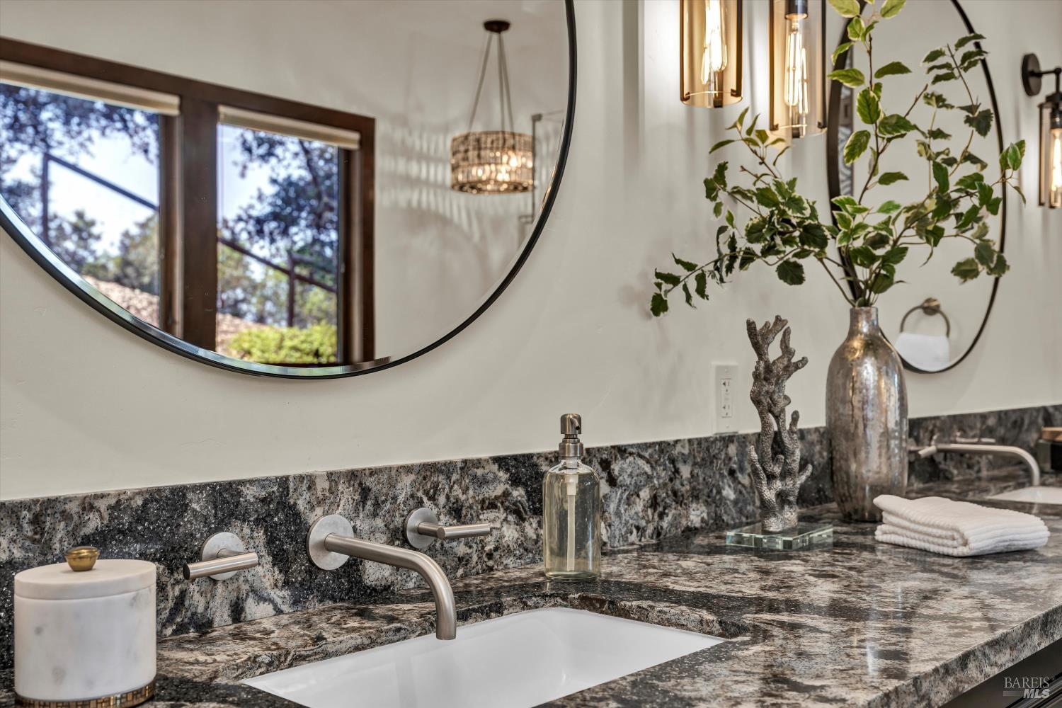 Detail Gallery Image 34 of 57 For 231 Poppy Hill Dr, Healdsburg,  CA 95448 - 4 Beds | 3/1 Baths