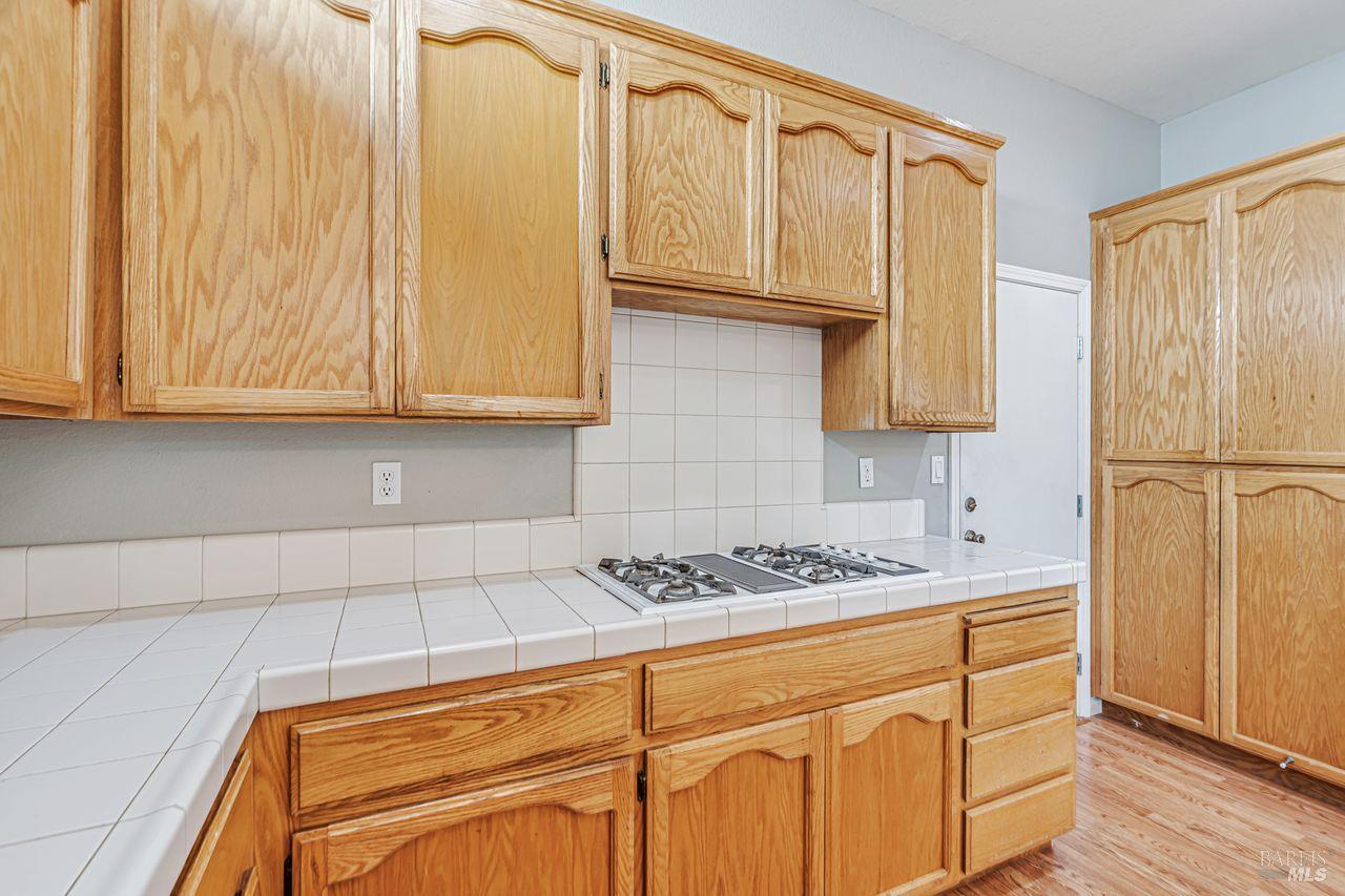 Detail Gallery Image 20 of 43 For 1705 Andover Way, Petaluma,  CA 94954 - 4 Beds | 2 Baths