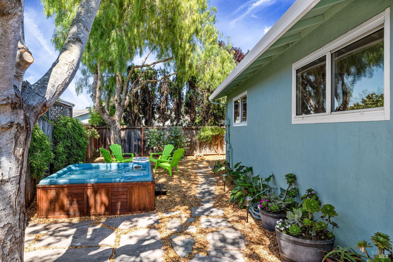 Detail Gallery Image 38 of 54 For 7449 Adrian Dr, Rohnert Park,  CA 94928 - 3 Beds | 2 Baths
