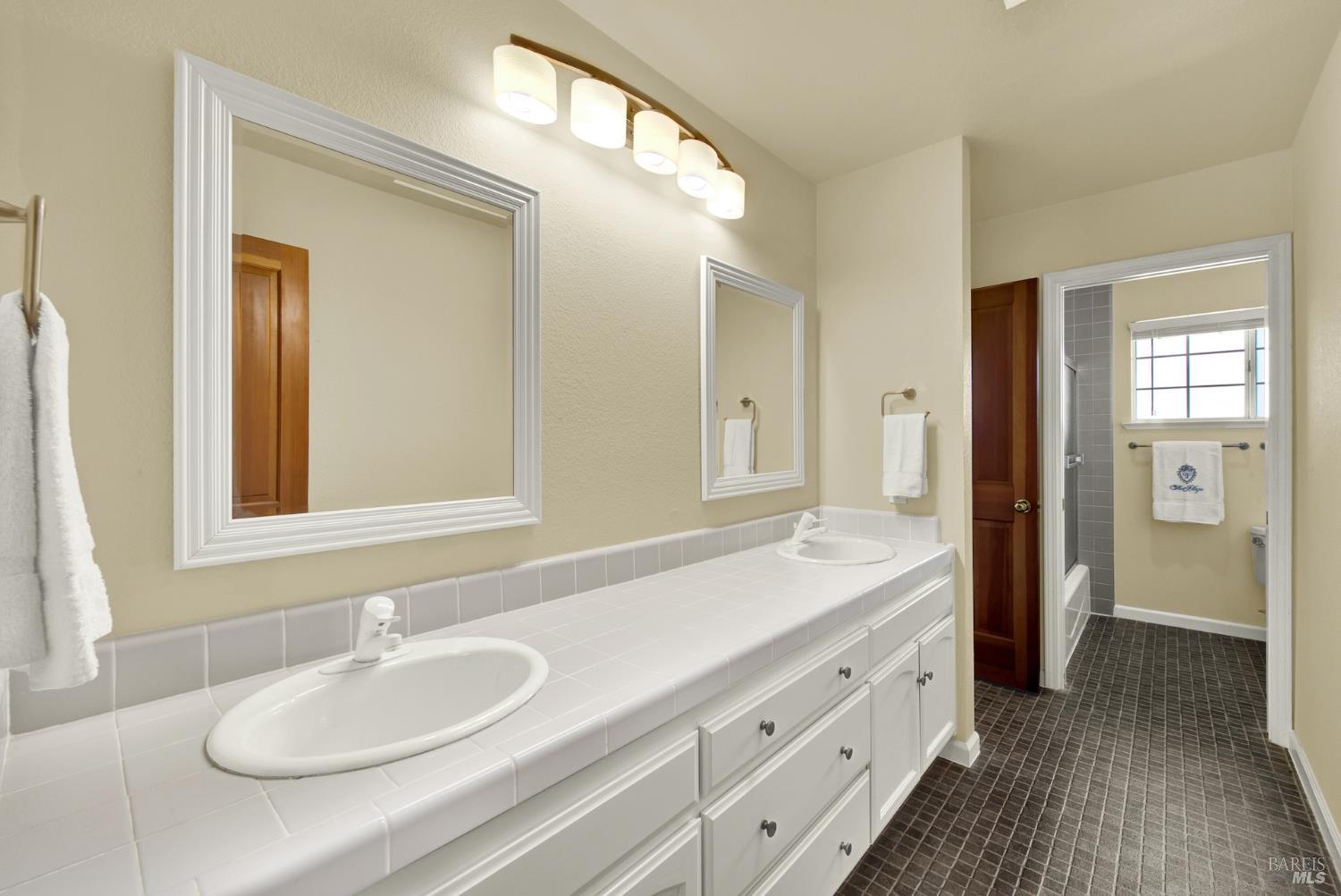 Detail Gallery Image 53 of 71 For 3560 Crownridge Ct, Fairfield,  CA 94534 - 5 Beds | 4 Baths