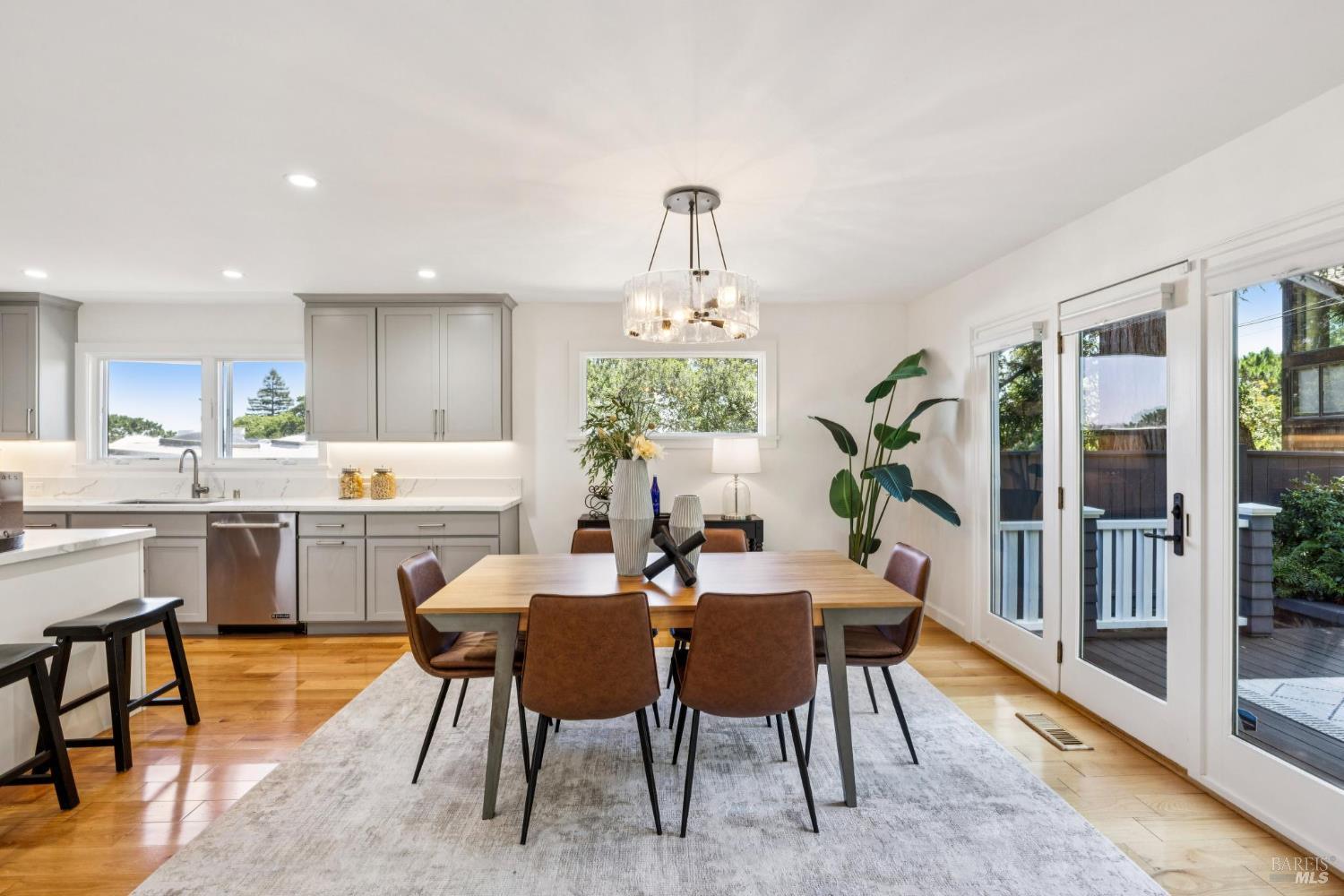 Detail Gallery Image 10 of 50 For 126 Ridge Rd, Fairfax,  CA 94930 - 3 Beds | 2 Baths