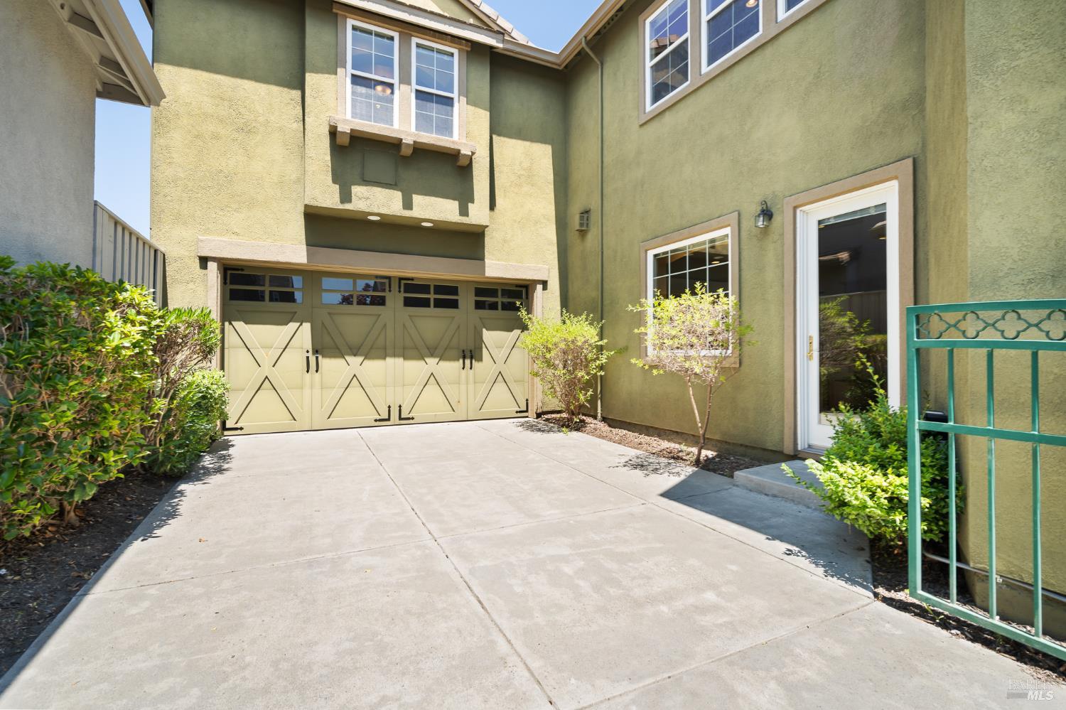 Detail Gallery Image 3 of 68 For 9272 Hallmark Pl, Vallejo,  CA 94591 - 4 Beds | 4 Baths