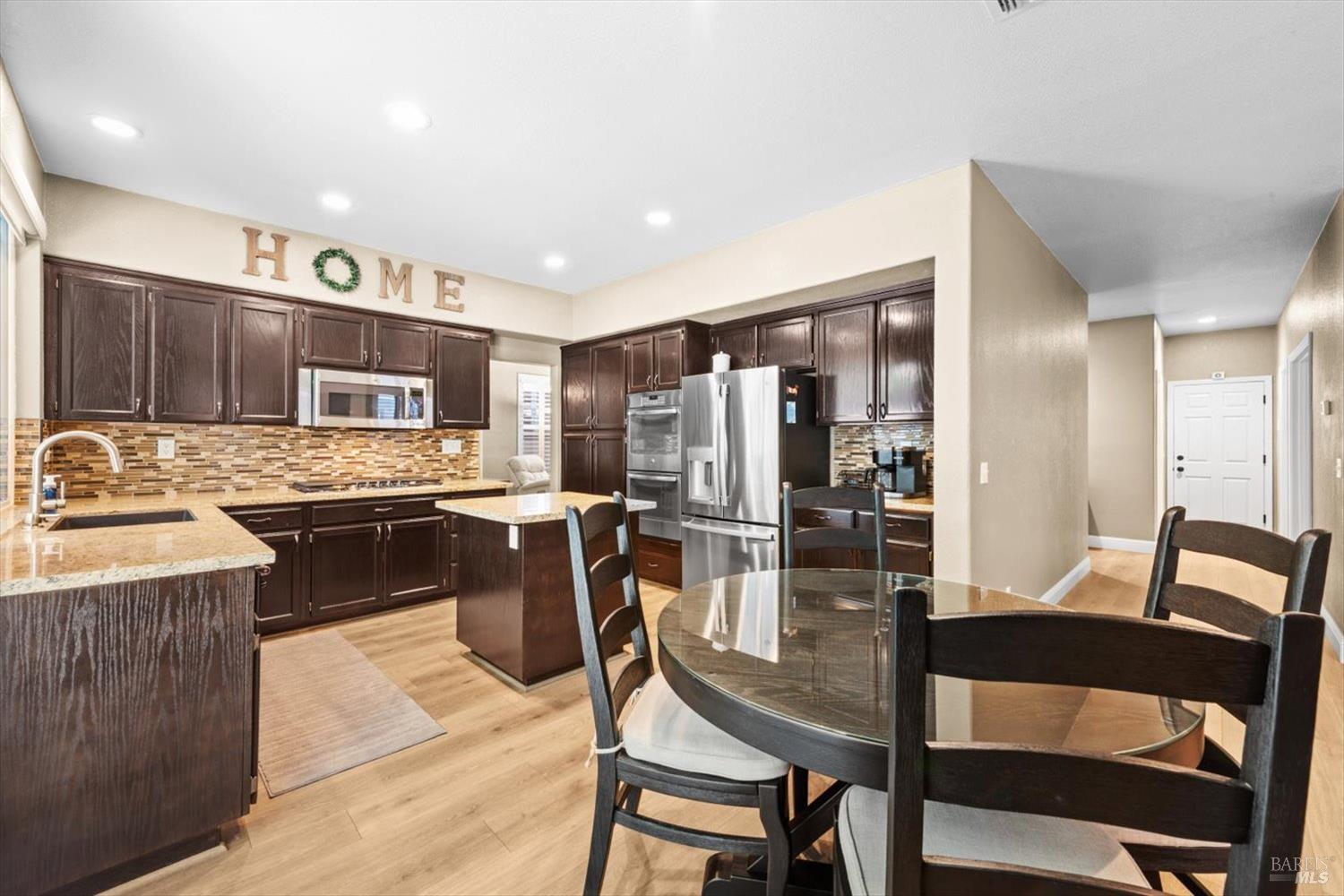 Detail Gallery Image 32 of 96 For 3305 Hillridge Ct, Fairfield,  CA 94534 - 4 Beds | 3 Baths