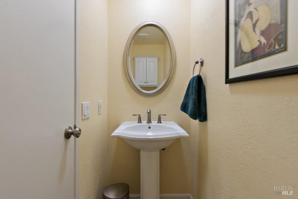 Detail Gallery Image 11 of 33 For 1774 Devonshire Dr, Benicia,  CA 94510 - 3 Beds | 2/1 Baths