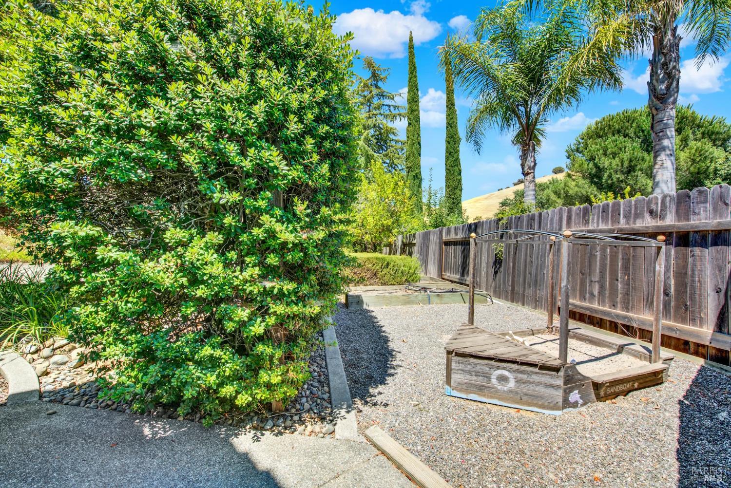 Detail Gallery Image 59 of 71 For 3560 Crownridge Ct, Fairfield,  CA 94534 - 5 Beds | 4 Baths