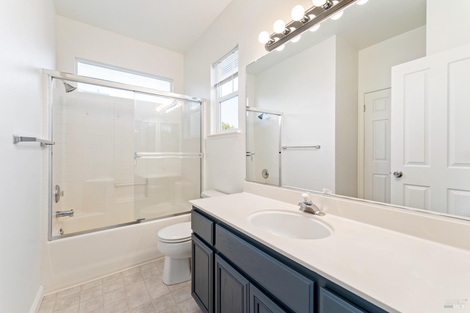 Detail Gallery Image 25 of 31 For 1220 Marque Dr, Rohnert Park,  CA 94928 - 3 Beds | 2/1 Baths
