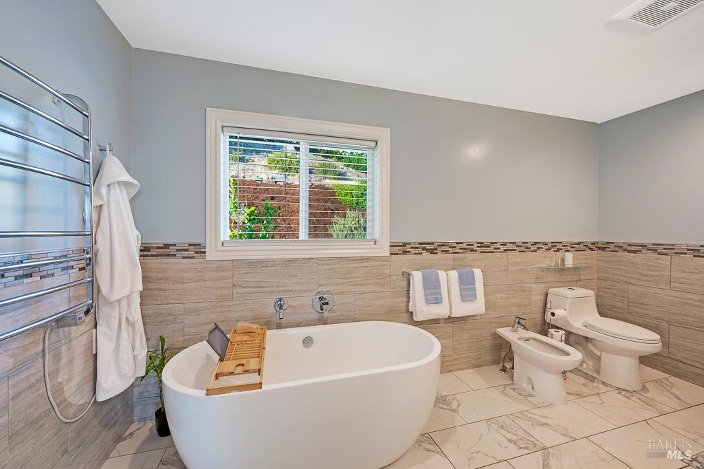 Detail Gallery Image 42 of 75 For 5560 Crystal Dr, Santa Rosa,  CA 95404 - 3 Beds | 2/1 Baths