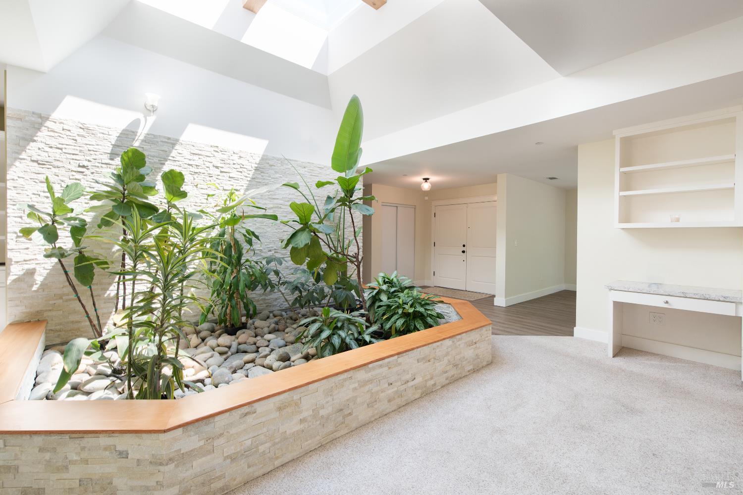 Detail Gallery Image 6 of 36 For 3617 Williams Rd, Santa Rosa,  CA 95404 - 3 Beds | 3 Baths