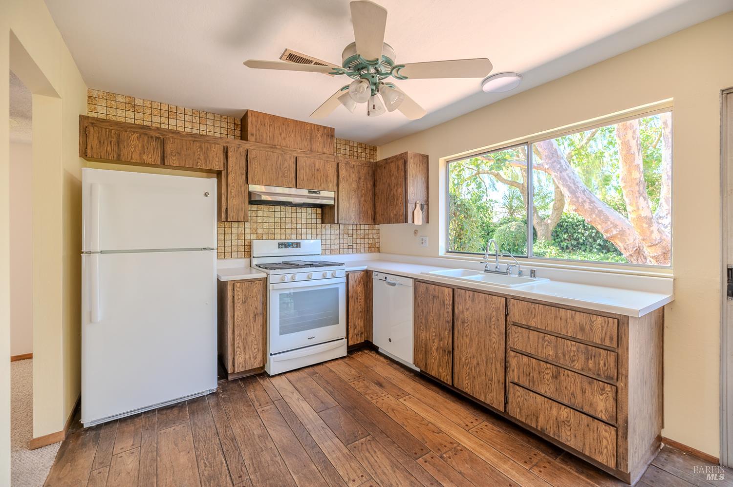 Detail Gallery Image 14 of 33 For 801 Livery Ct, Rohnert Park,  CA 94928 - 4 Beds | 2 Baths