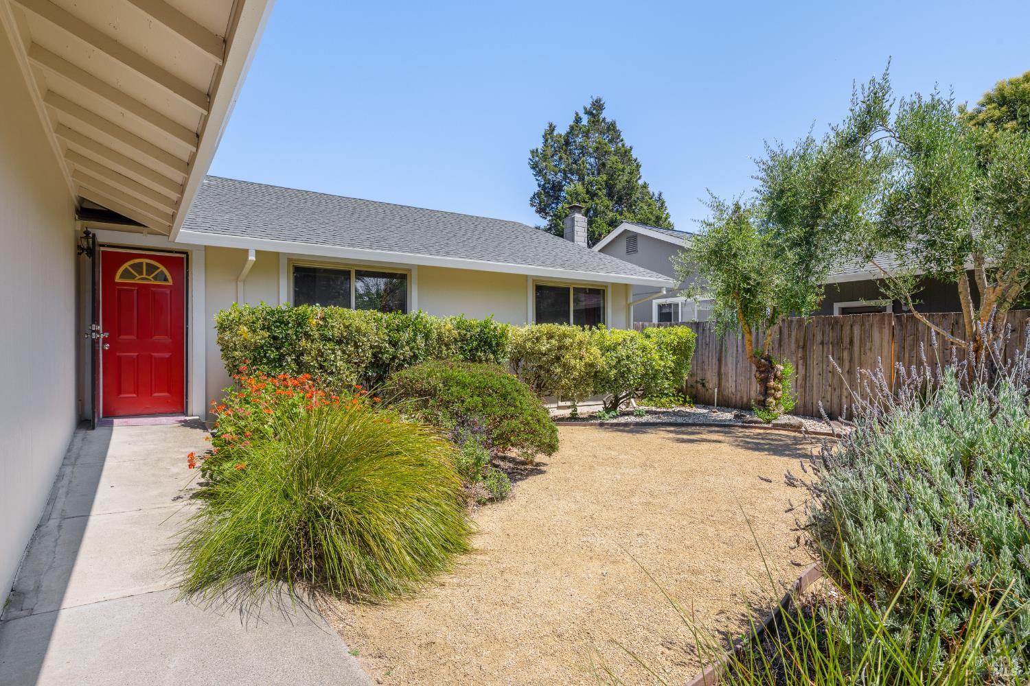 Detail Gallery Image 1 of 19 For 1523 Wimbledon Ct, Santa Rosa,  CA 95401 - 4 Beds | 2 Baths