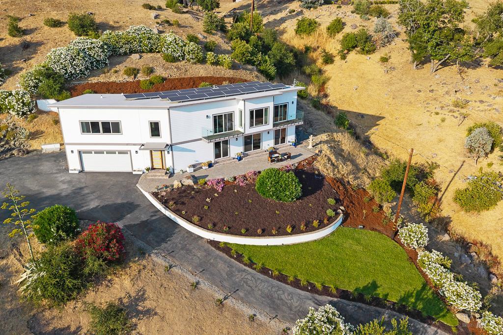 Detail Gallery Image 1 of 75 For 5560 Crystal Dr, Santa Rosa,  CA 95404 - 3 Beds | 2/1 Baths