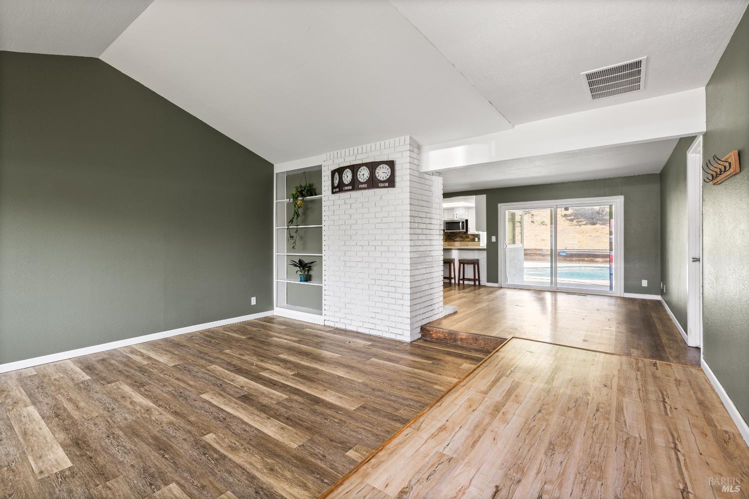 Detail Gallery Image 5 of 73 For 414 Brunswick Dr, Vallejo,  CA 94591 - 3 Beds | 2 Baths