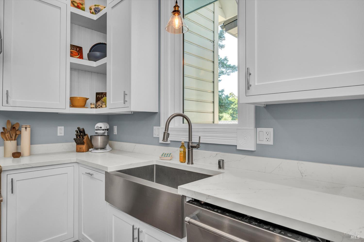 Detail Gallery Image 14 of 44 For 401 Matheson St, Healdsburg,  CA 95448 - 3 Beds | 2 Baths
