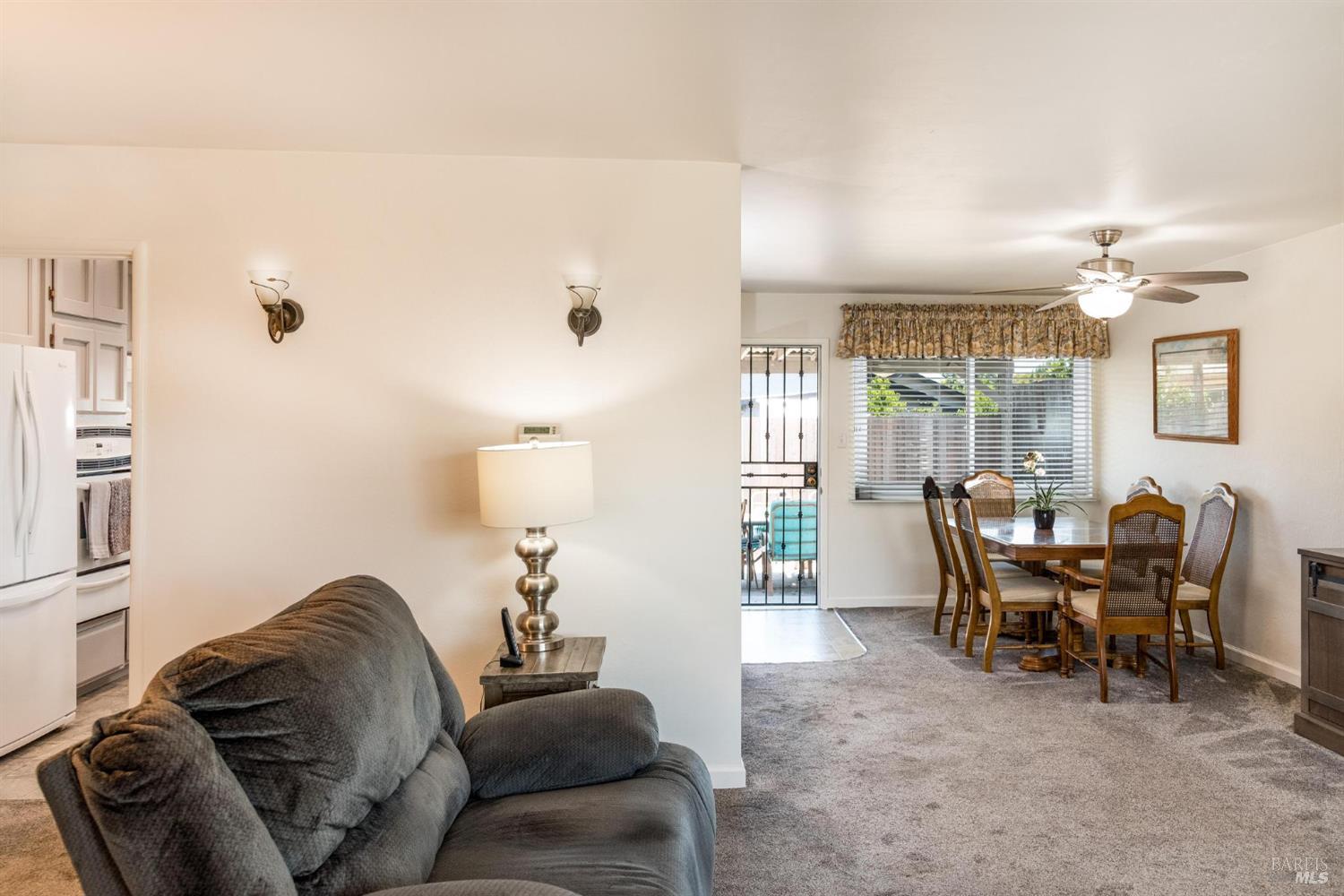Detail Gallery Image 6 of 23 For 7 Pidgeon Ct, Petaluma,  CA 94952 - 3 Beds | 2 Baths