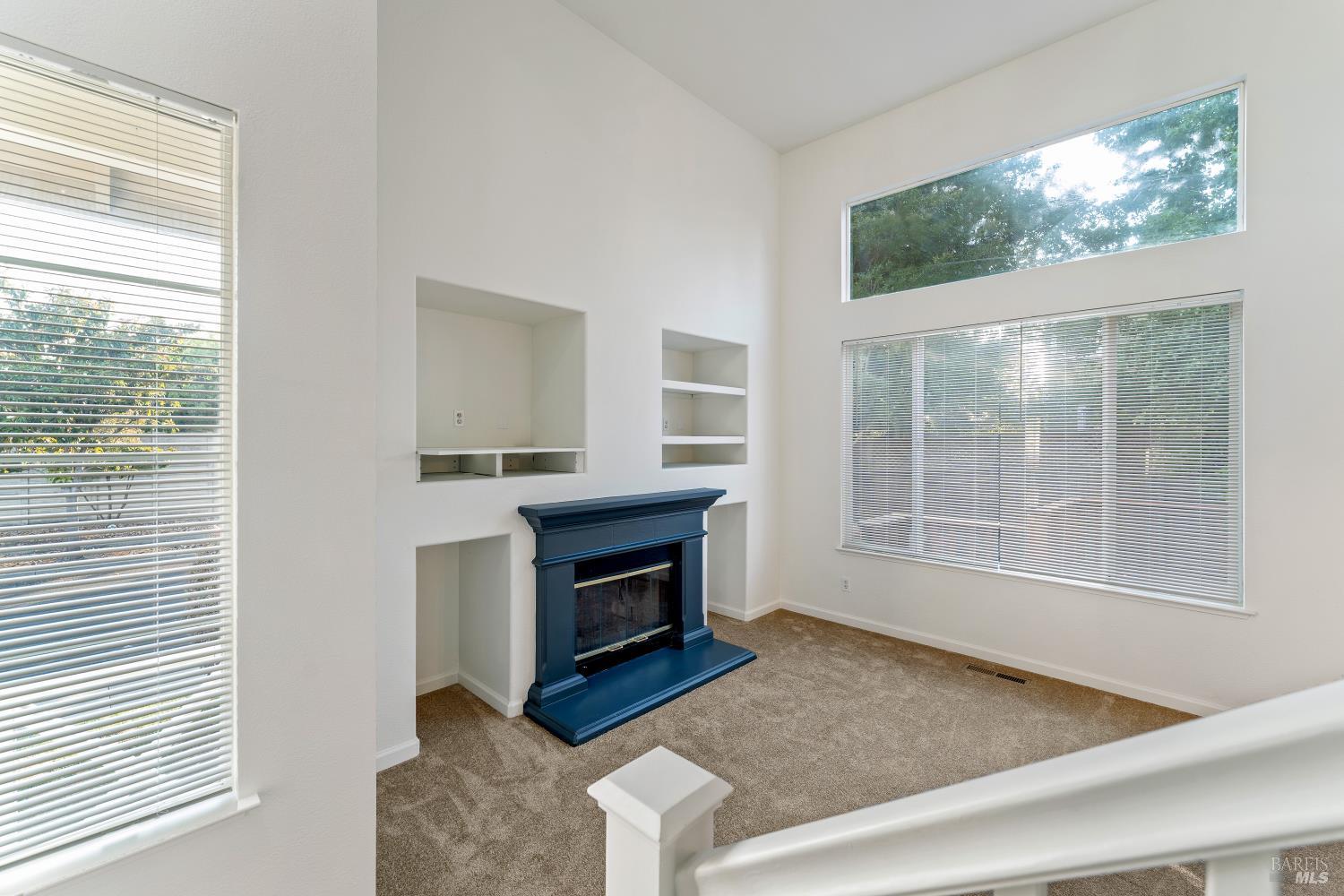 Detail Gallery Image 4 of 31 For 1220 Marque Dr, Rohnert Park,  CA 94928 - 3 Beds | 2/1 Baths