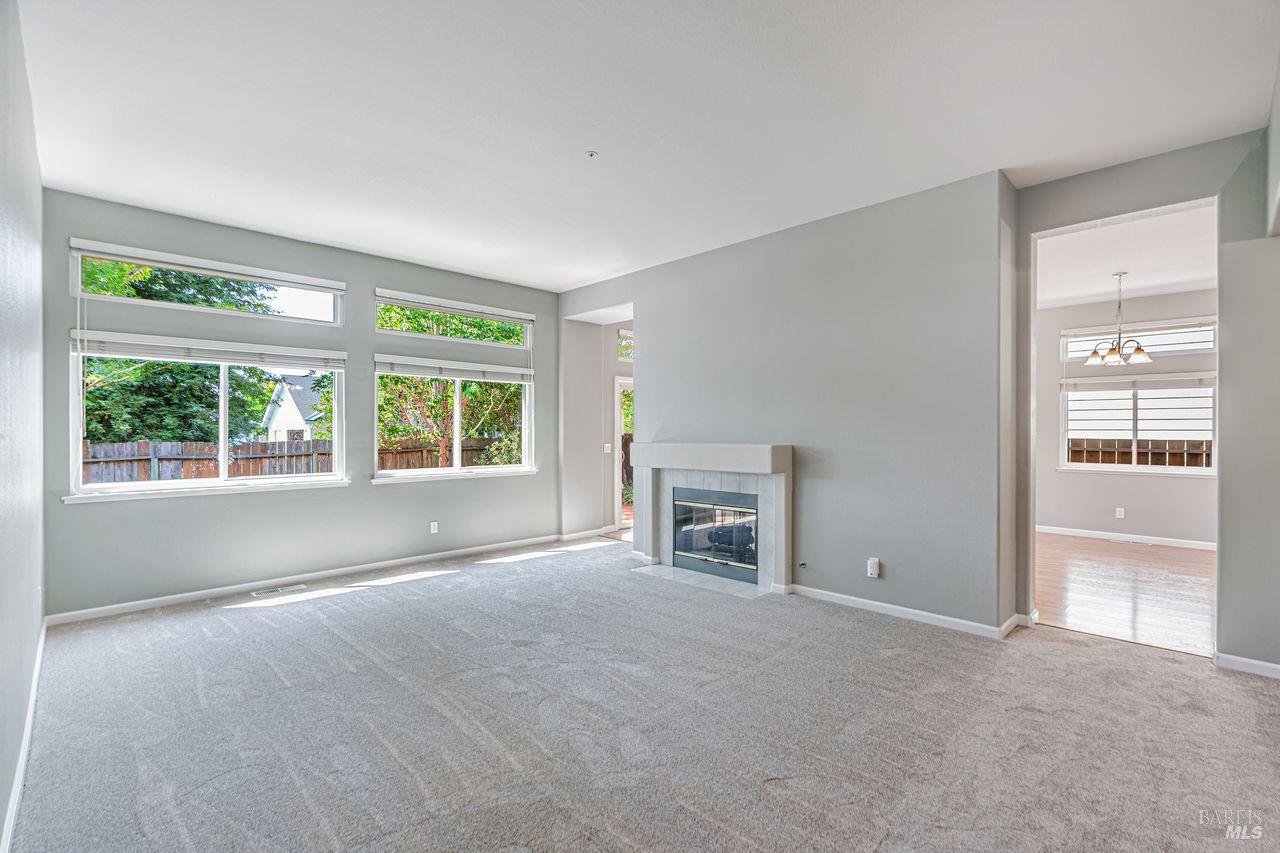 Detail Gallery Image 11 of 43 For 1705 Andover Way, Petaluma,  CA 94954 - 4 Beds | 2 Baths