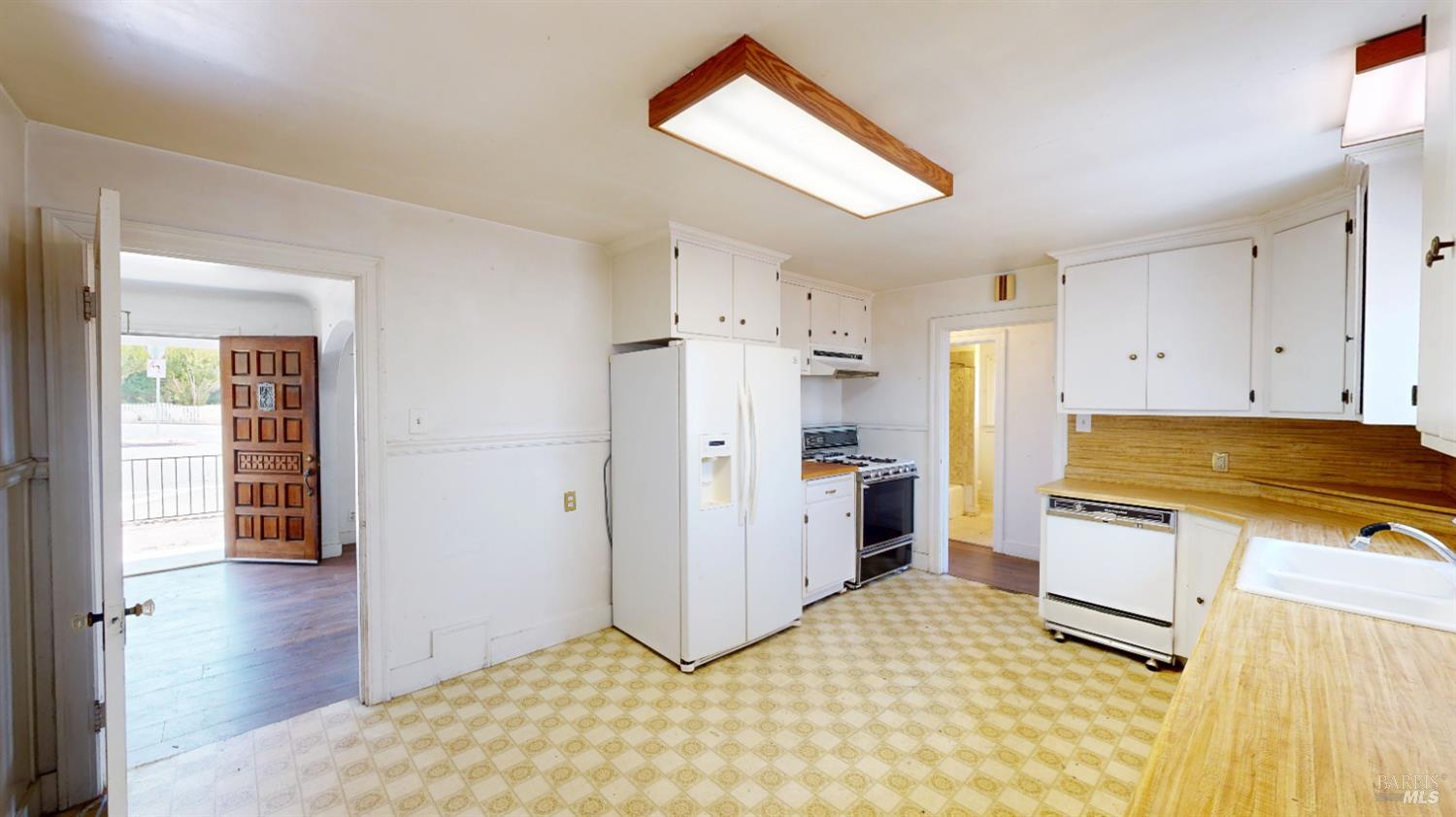Detail Gallery Image 6 of 22 For 87 Front St, Healdsburg,  CA 95448 - 3 Beds | 2 Baths