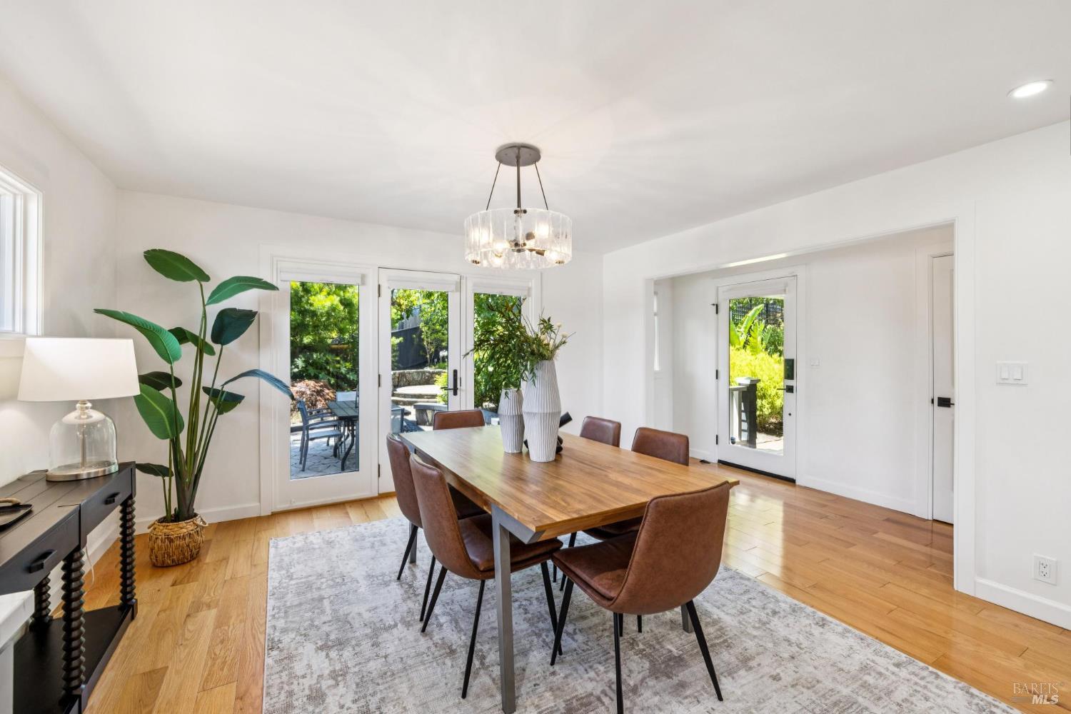Detail Gallery Image 12 of 50 For 126 Ridge Rd, Fairfax,  CA 94930 - 3 Beds | 2 Baths