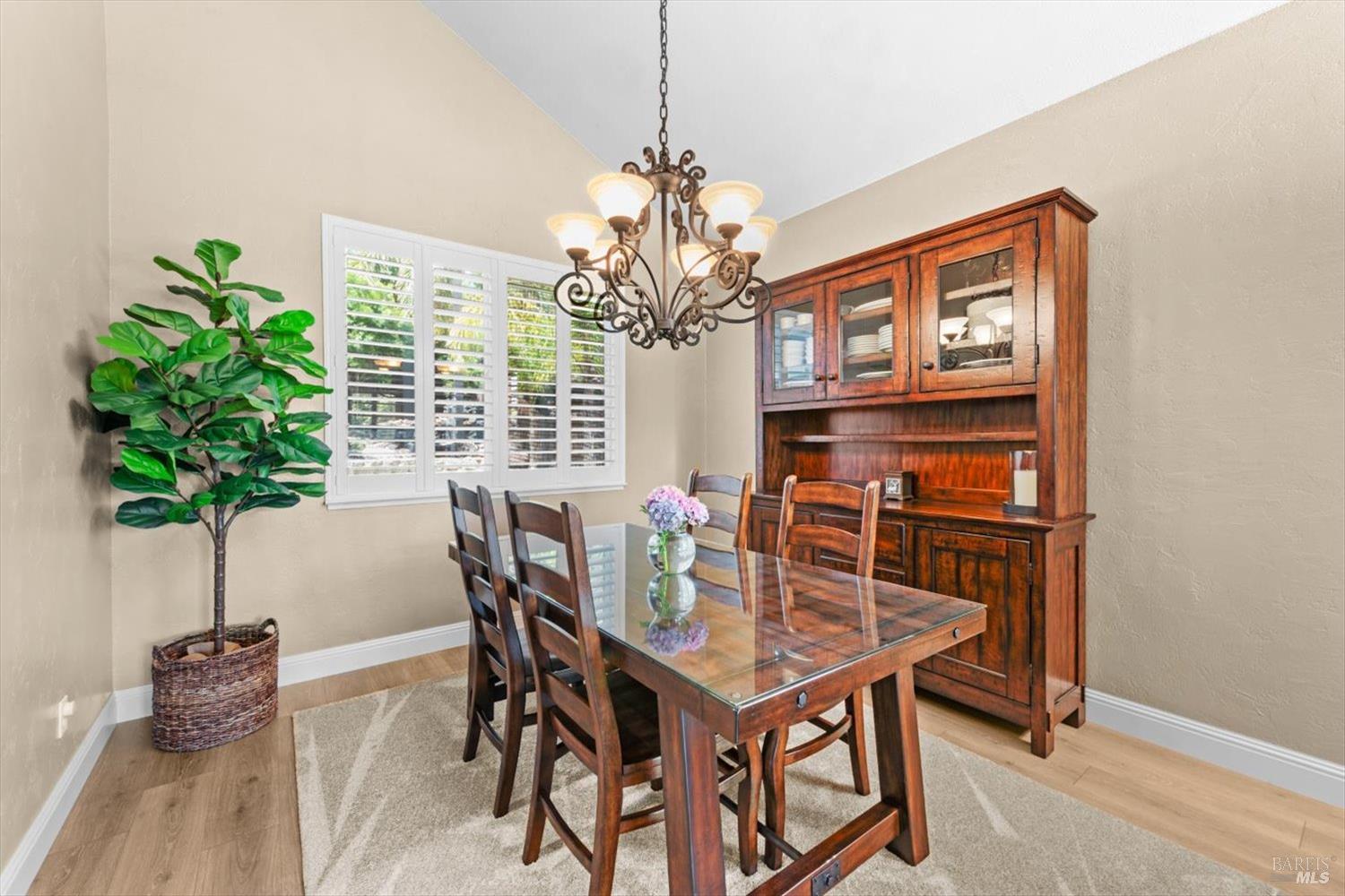 Detail Gallery Image 21 of 96 For 3305 Hillridge Ct, Fairfield,  CA 94534 - 4 Beds | 3 Baths