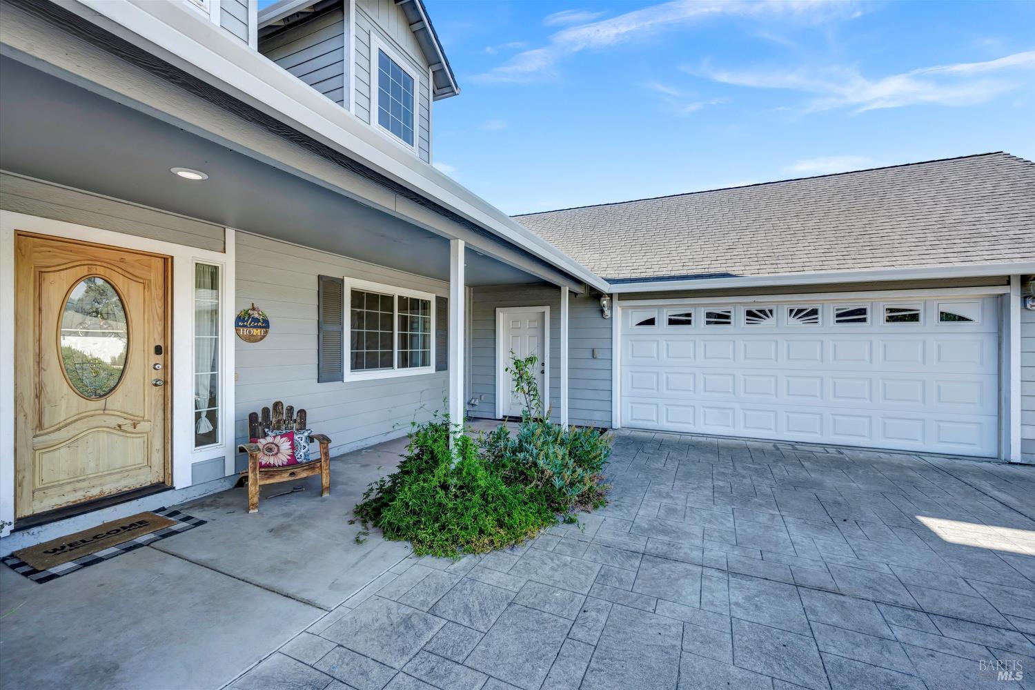Detail Gallery Image 7 of 38 For 18695 Horseshoe Rd, Hidden Valley Lake,  CA 95467 - 3 Beds | 2/1 Baths
