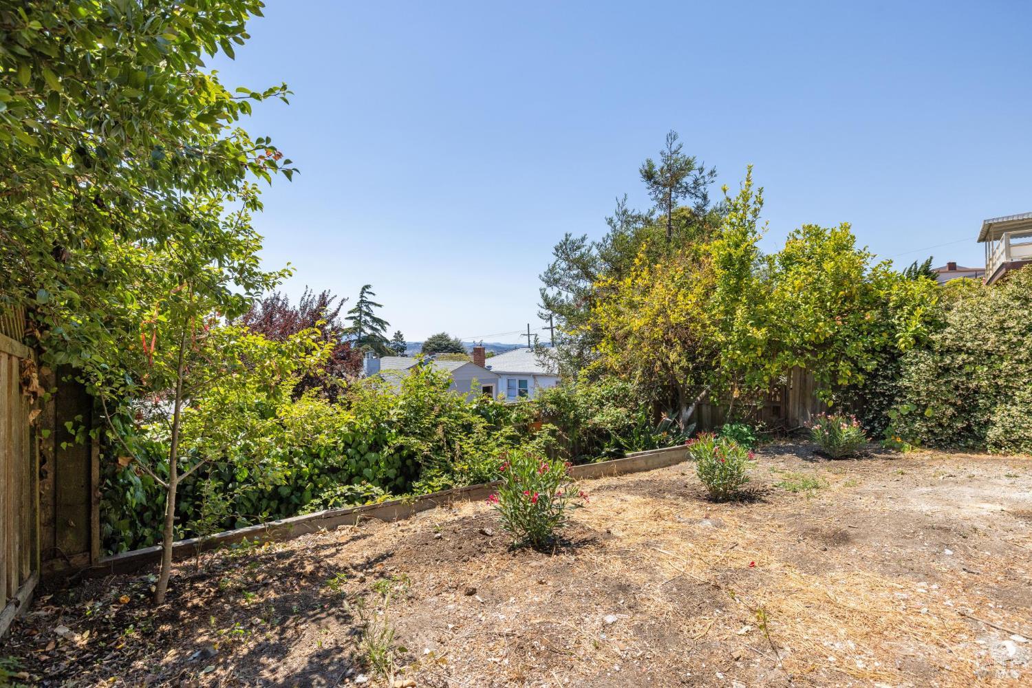 Detail Gallery Image 53 of 74 For 2437 Edwards Ave, El Cerrito,  CA 94530 - 6 Beds | 3/1 Baths