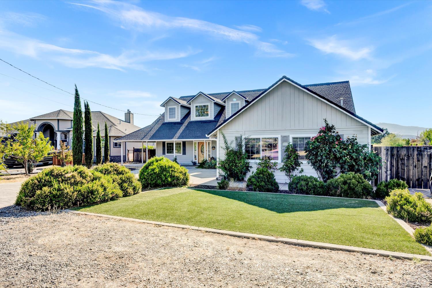 Detail Gallery Image 1 of 38 For 18695 Horseshoe Rd, Hidden Valley Lake,  CA 95467 - 3 Beds | 2/1 Baths