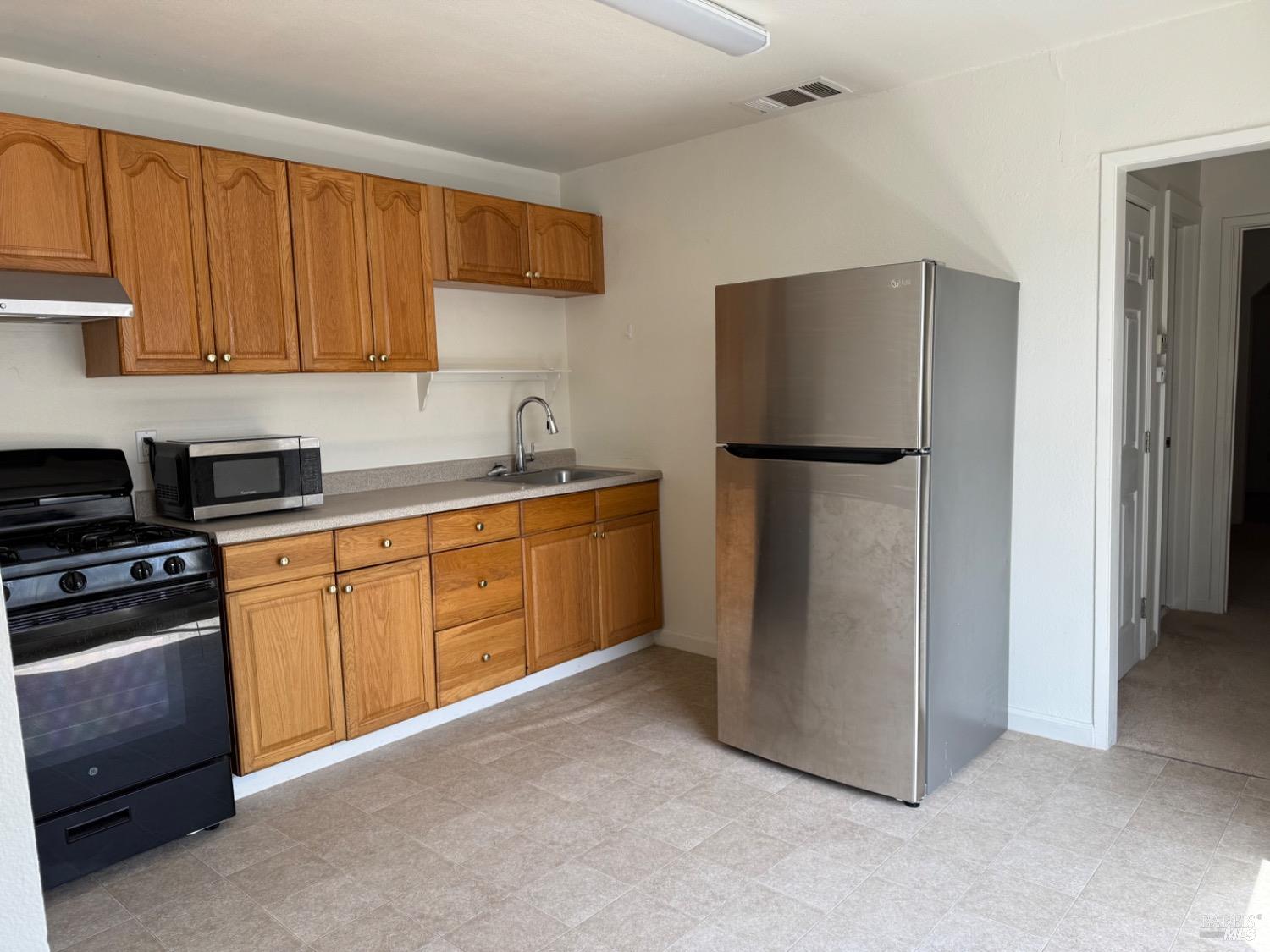 Detail Gallery Image 4 of 14 For 366 Brown St, Vacaville,  CA 95688 - – Beds | – Baths