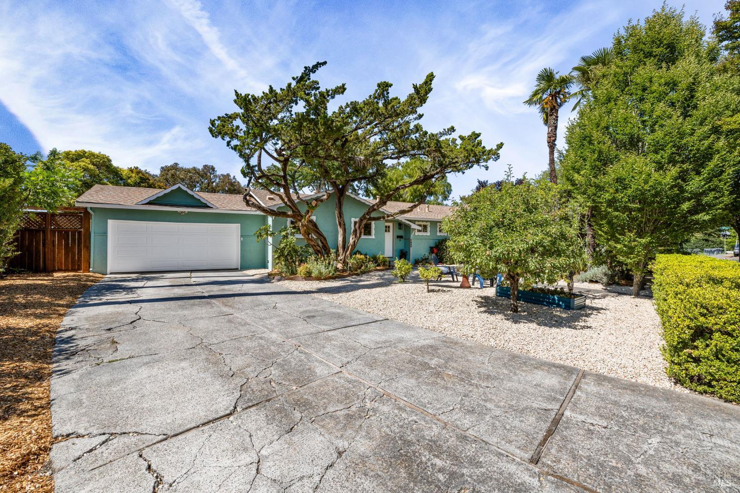 Detail Gallery Image 21 of 54 For 7449 Adrian Dr, Rohnert Park,  CA 94928 - 3 Beds | 2 Baths