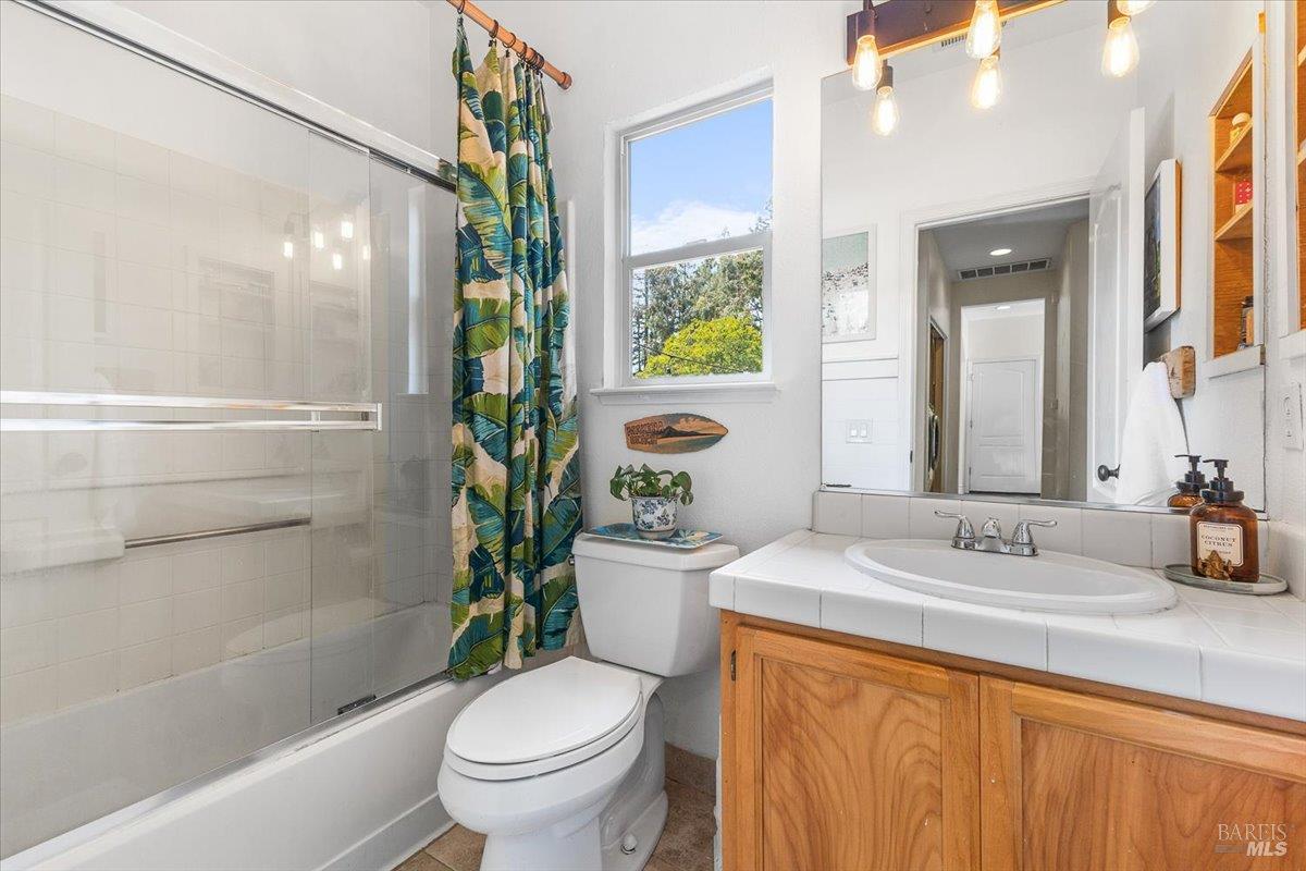 Detail Gallery Image 20 of 29 For 301 Hansbery Way, Santa Rosa,  CA 95409 - 3 Beds | 2 Baths