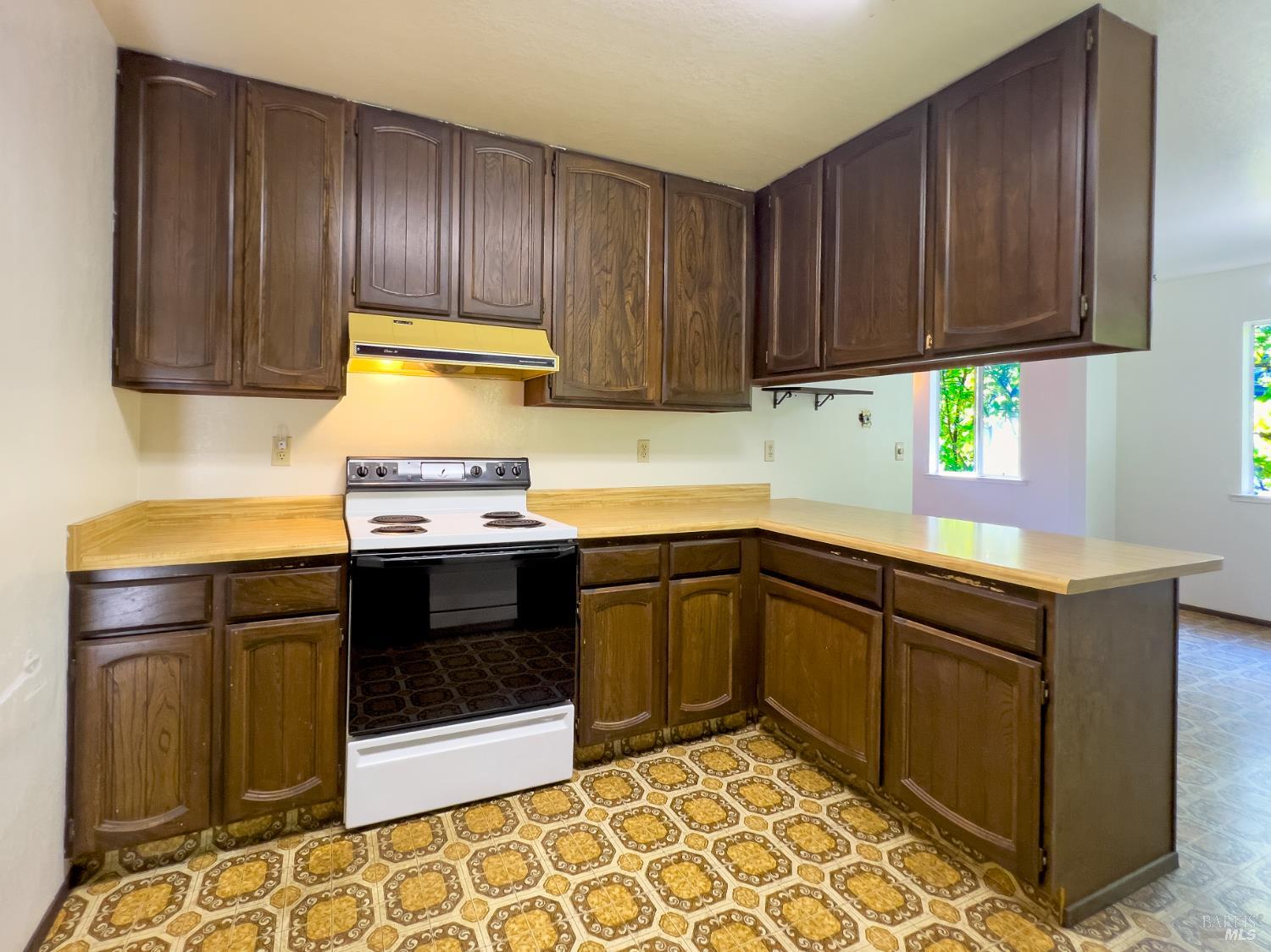 Detail Gallery Image 11 of 28 For 18028 Neeley Rd, Guerneville,  CA 95446 - 2 Beds | 1/1 Baths