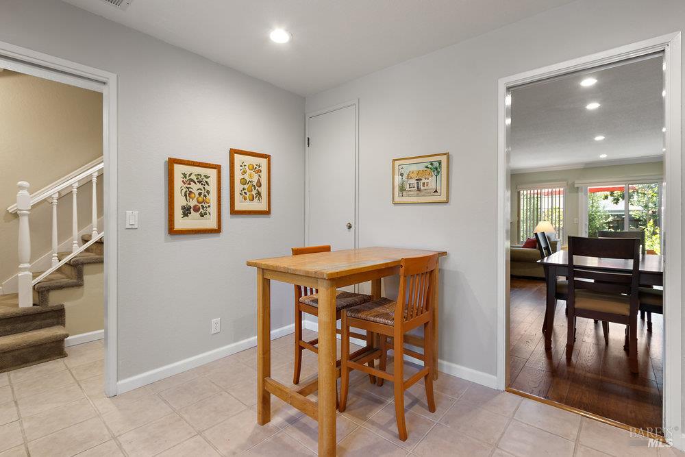 Detail Gallery Image 3 of 33 For 1774 Devonshire Dr, Benicia,  CA 94510 - 3 Beds | 2/1 Baths