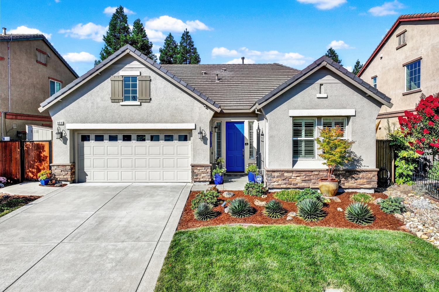 Detail Gallery Image 1 of 77 For 949 Lancaster St, Vacaville,  CA 95687 - 4 Beds | 2 Baths