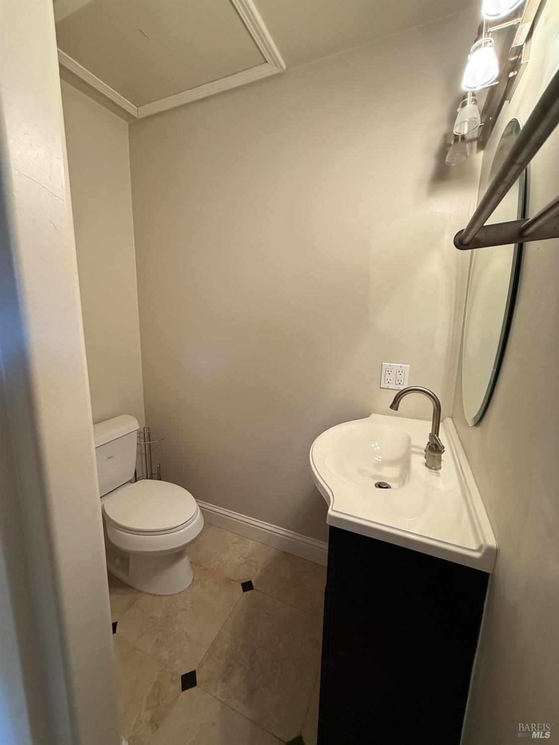 Detail Gallery Image 11 of 23 For 1125 E 5th St a,  Benicia,  CA 94510 - – Beds | – Baths