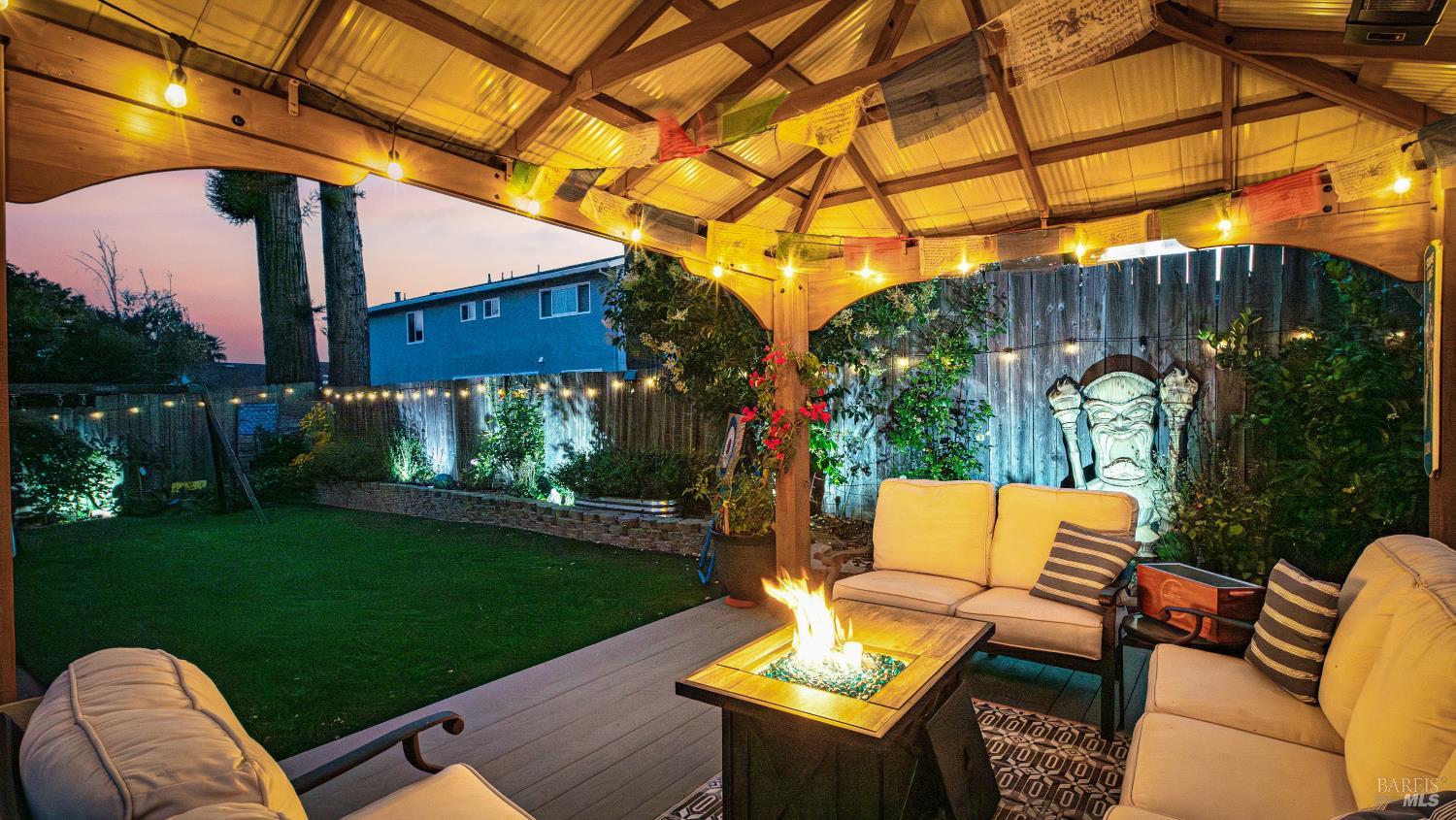 Detail Gallery Image 23 of 61 For 1711 Capistrano Dr, Petaluma,  CA 94954 - 6 Beds | 2/1 Baths