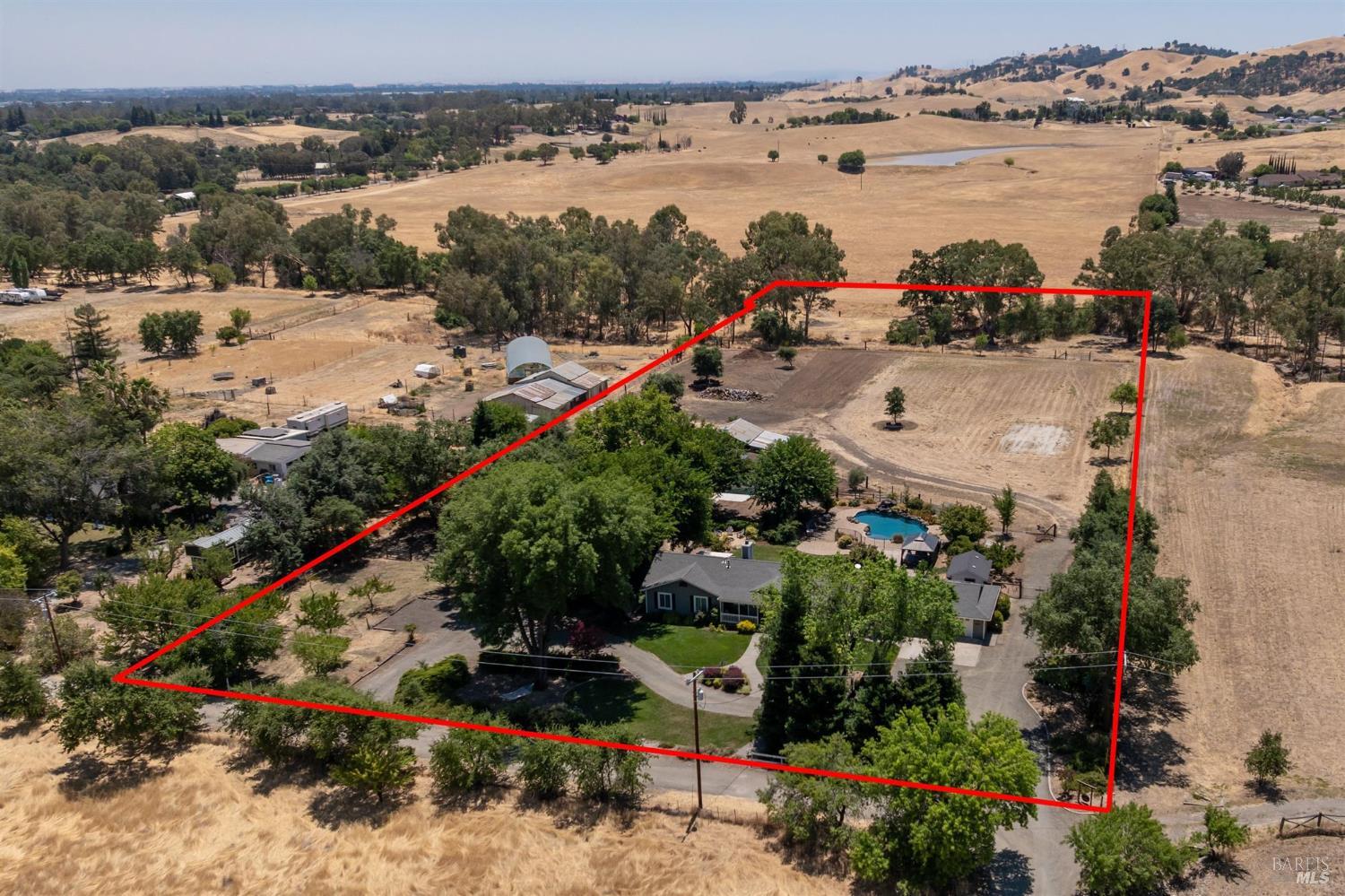 Detail Gallery Image 6 of 117 For 7598 Deer Valley Trl, Vacaville,  CA 95688 - 3 Beds | 2/1 Baths