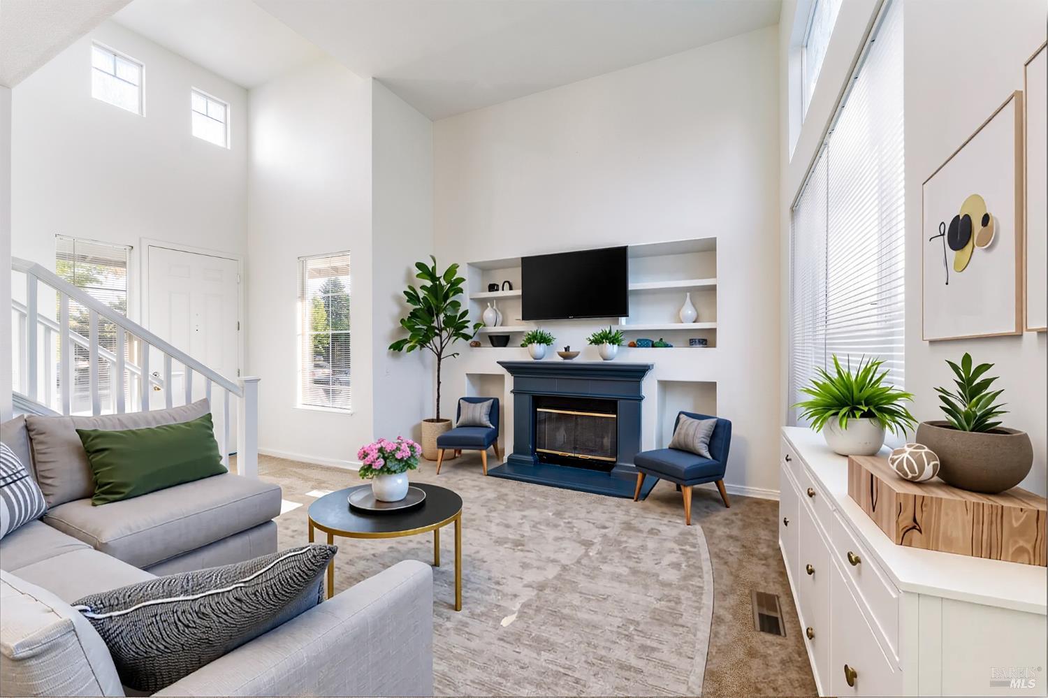 Detail Gallery Image 5 of 31 For 1220 Marque Dr, Rohnert Park,  CA 94928 - 3 Beds | 2/1 Baths