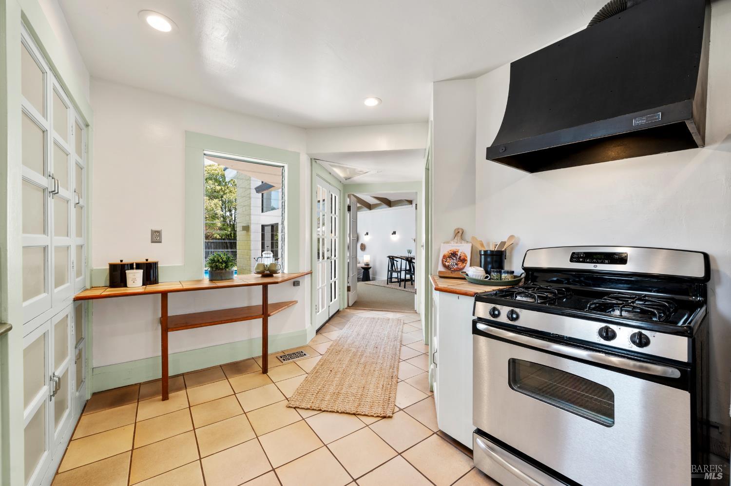 Detail Gallery Image 17 of 66 For 5740 Old Redwood Hwy, Penngrove,  CA 94951 - 3 Beds | 3 Baths
